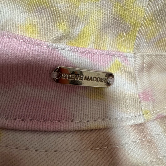 hat - Picture 3 of 6